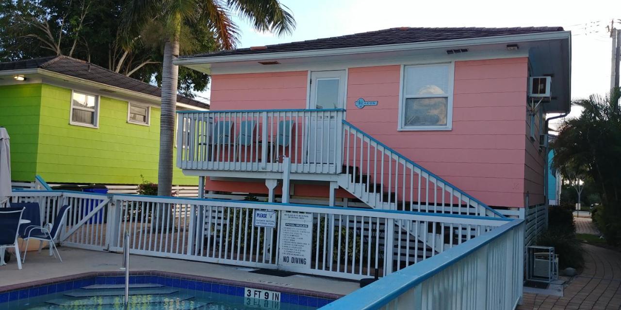 The Holiday Court Villas And Suites Fort Myers Beach Esterno foto